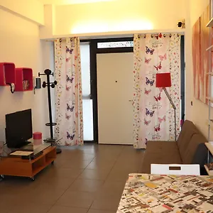 New Artistic Flat Roma