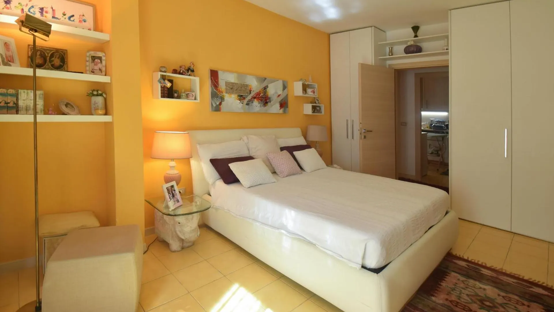 6 Bedroom Awesome Home In Roma 0*, Rome