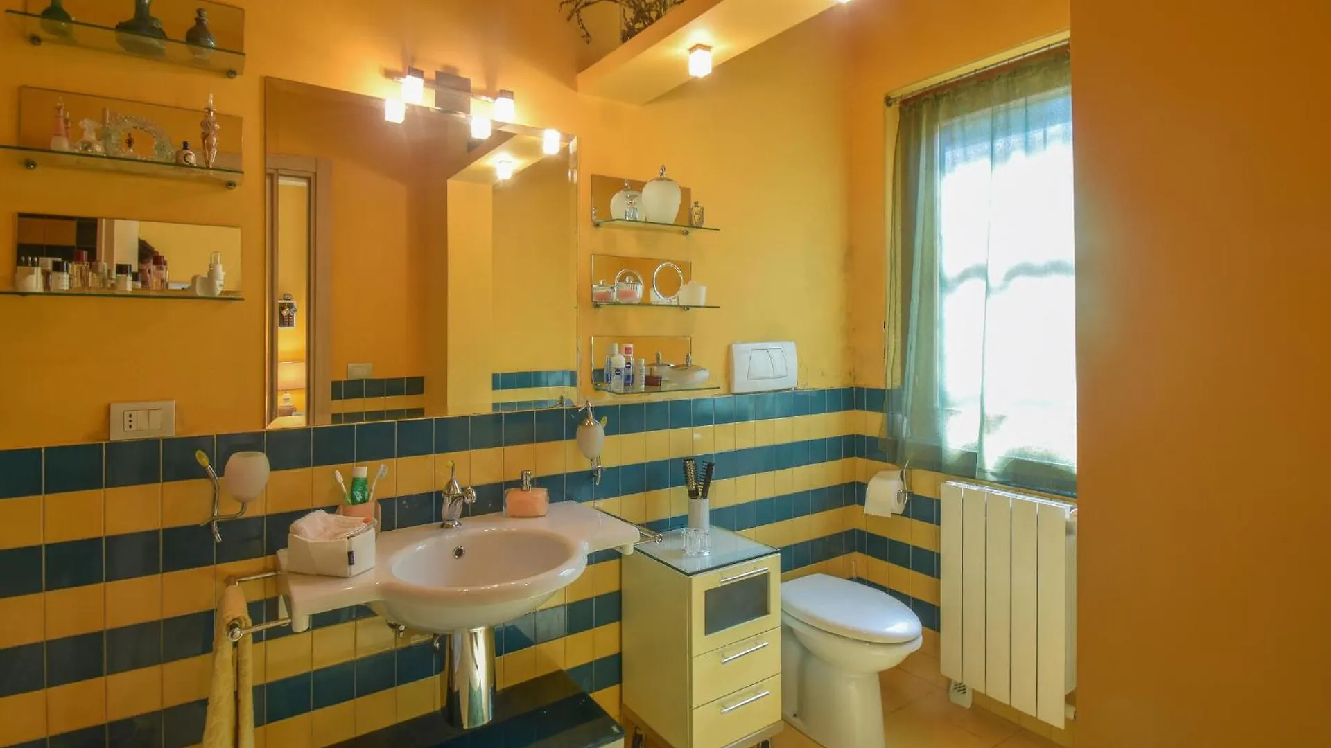 6 Bedroom Awesome Home In Roma