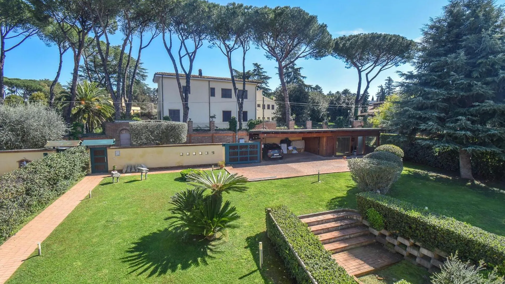 6 Bedroom Awesome Home In Roma
